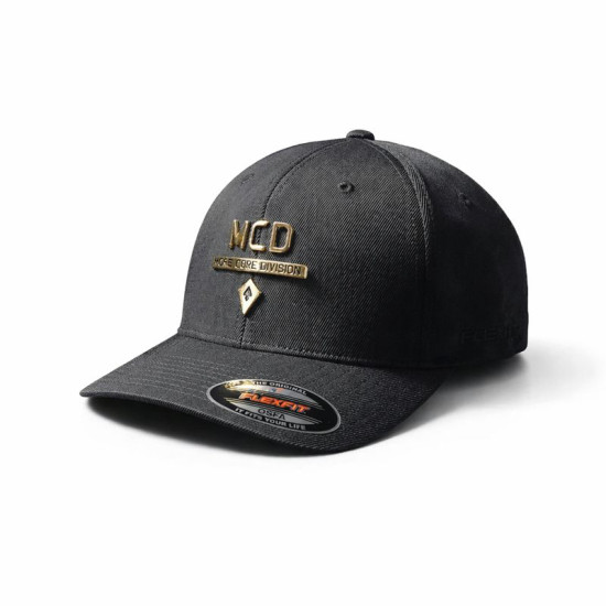Boné MCD Metal Logo Flexfit Aba Curva Fechado Preto