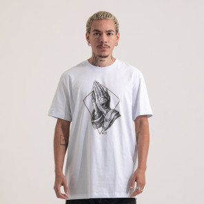 Camiseta MCD Aviamentacao Mãos Rezando