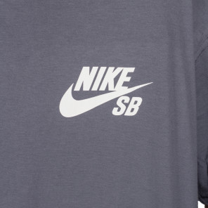 Camiseta Nike Sb Tee Logo Cinza