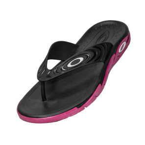 Chinelo Oakley Crowd Preto / Rosa